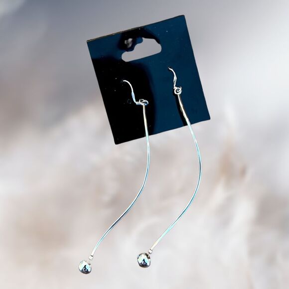 Minimalist silver plated drop earrings with wave and ball - Picture 1 of 6